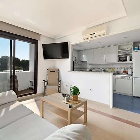 Apartamento Charming 1-bedroom Walk To Puerto Banus! *