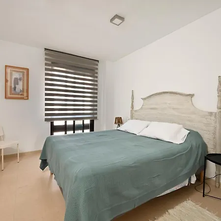 Charming 1-bedroom Walk To Puerto Banus! Apartment Marbella