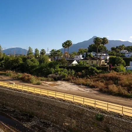 Charming 1-bedroom Walk To Puerto Banus!