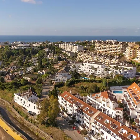 Charming 1-bedroom Walk To Puerto Banus! Marbella