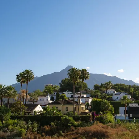 Charming 1-bedroom Walk To Puerto Banus!