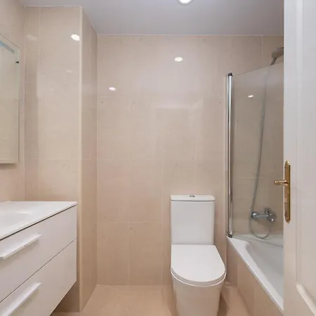 Apartment Charming 1-bedroom Walk To Puerto Banus!
