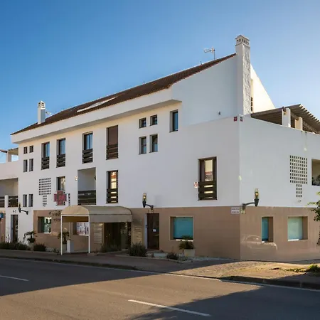 Charming 1-bedroom Walk To Puerto Banus! Marbella