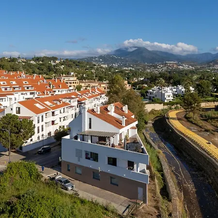 Charming 1-bedroom Walk To Puerto Banus! Apartment