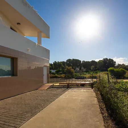 Charming 1-bedroom Walk To Puerto Banus! Marbella